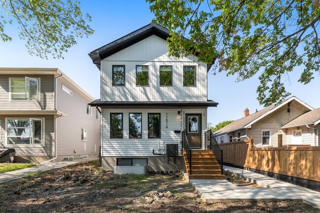 Building Photo - 11440-11487 87 St NW Unit BSMT 3