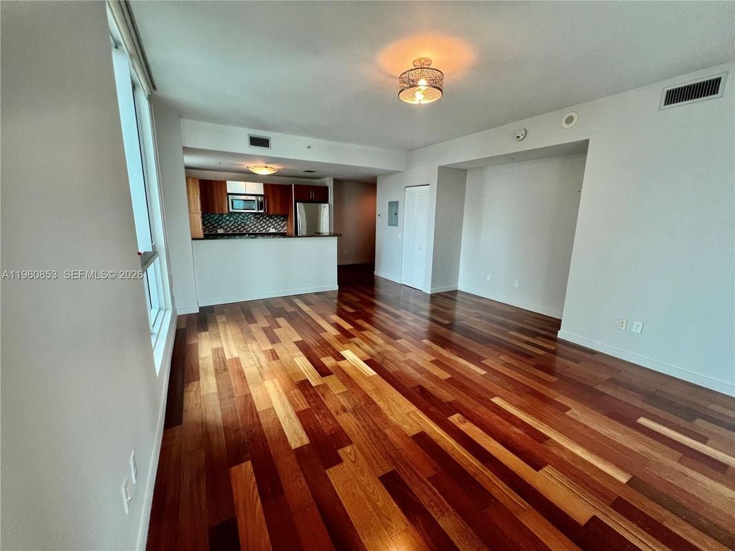 Photo - 300 S Biscayne Blvd