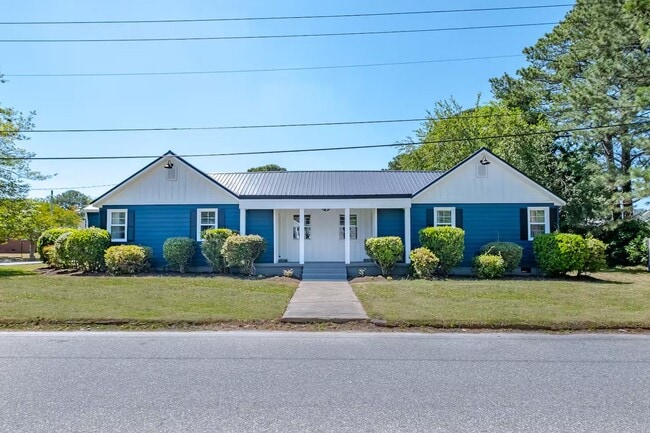Photo - 7147 Midfield St