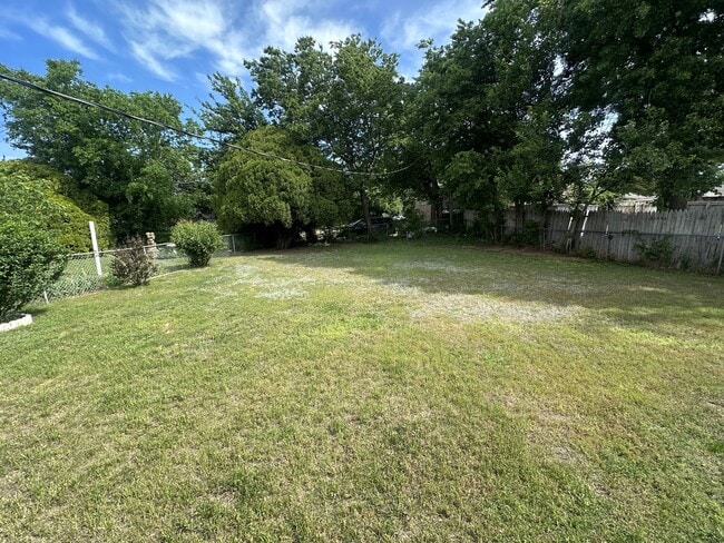 Photo - 137 E Jarman Dr