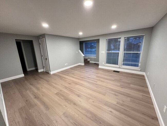 Photo - North End 4 bdrm Beautiful Home with Amazing Master closet!!