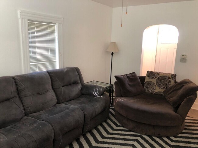 346 2nd Ave Unit Rear