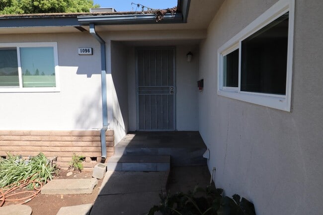 Photo - 1096 E Fremont Ave