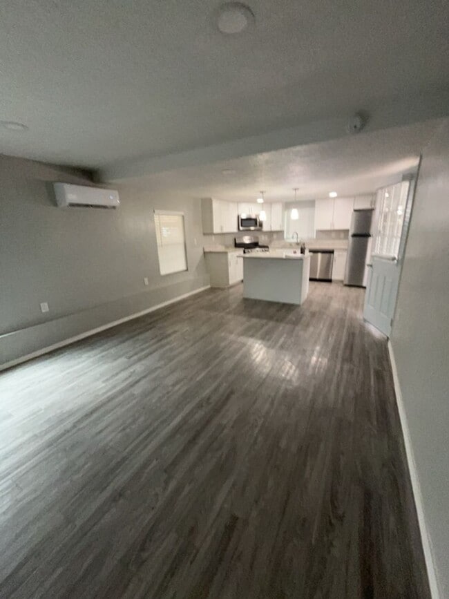 Photo - 4916 Moore Cir