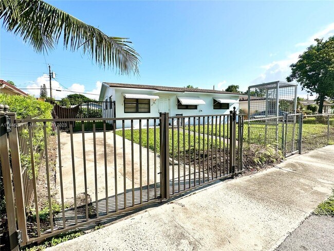 Photo - 6857 SW 21st St