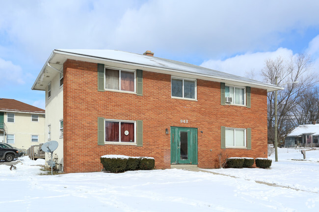 Building Photo - Coves at Columbus on Eaton and Miner Avenue Rental