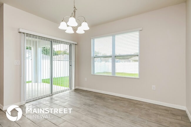 Photo - 703 Kindred Ln