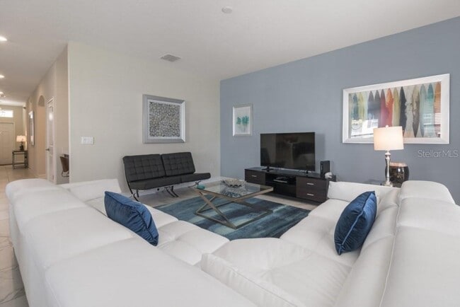 Photo - 1560 Flange Dr