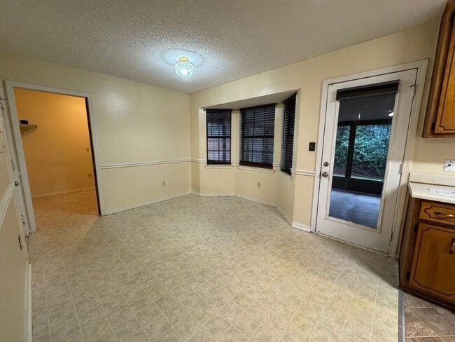 Photo - 800 Christian Dr