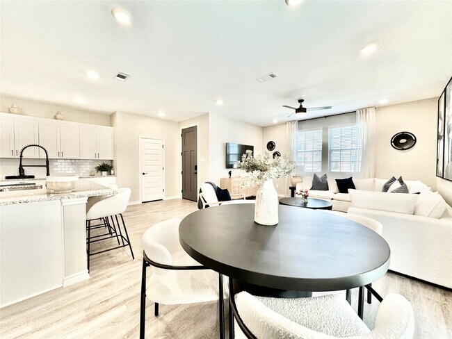 Photo - 8725 Scotty's Lk Ln