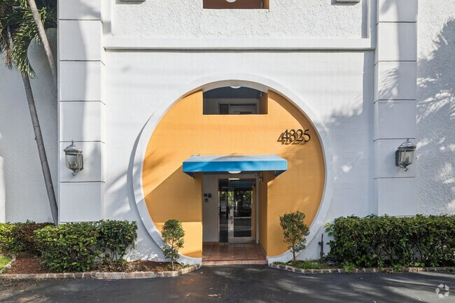 MIA Airport Villas