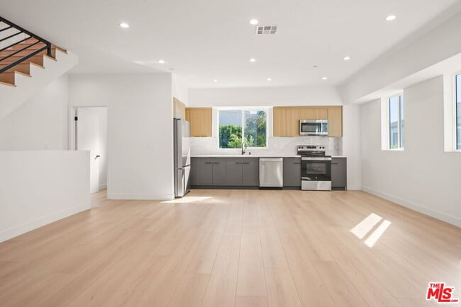 Photo - 1707 Burnside Ave Unit 1/2