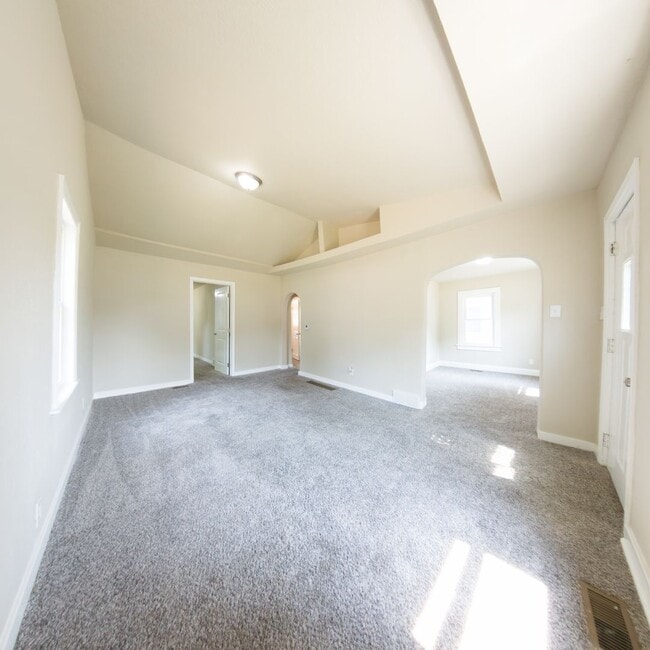 Photo - 2 Bedroom with Bonus Room Near Fairgrounds