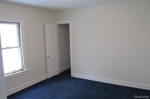 Photo - 995 Lakeview St