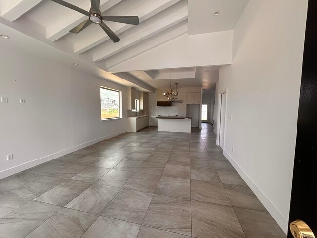 401 Graneros Ave