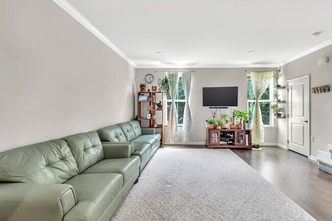 Photo - 605 Bayside Ct