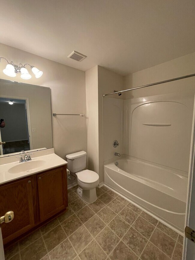 Photo - 4 BEDROOM IN GODLEY PARK- POOLER