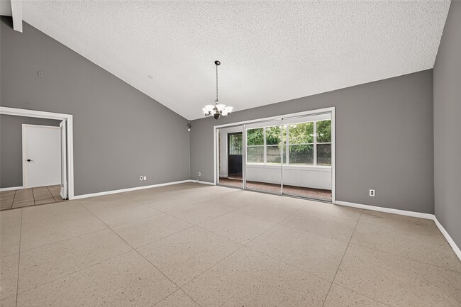 Photo - 19002 Mirror Lake Dr