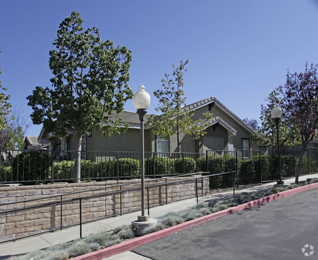Building Photo - Seasons at Simi Valley Apartment Homes