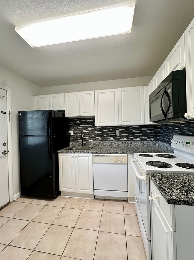 Photo - 203 Pine Tulip Ct