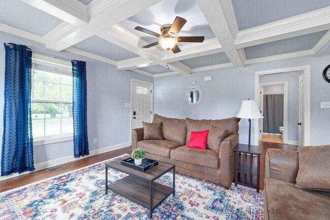 Photo - 206 E St Unidad ID1367378P