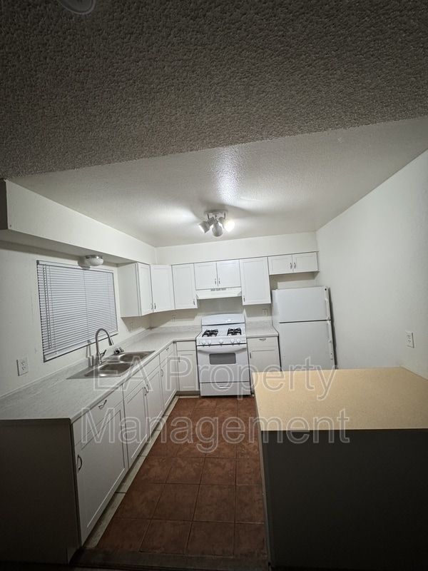 Photo - 1212 Chelwood Park Blvd NE