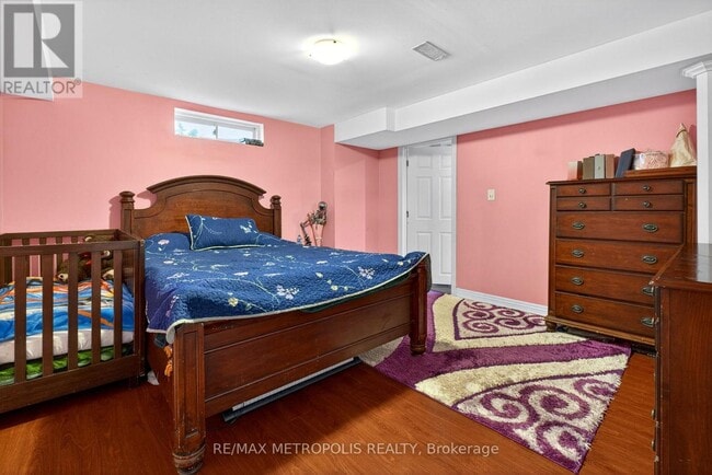 Photo - 43 Williamson Dr W
