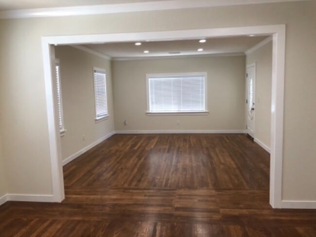 Photo - 952 J St