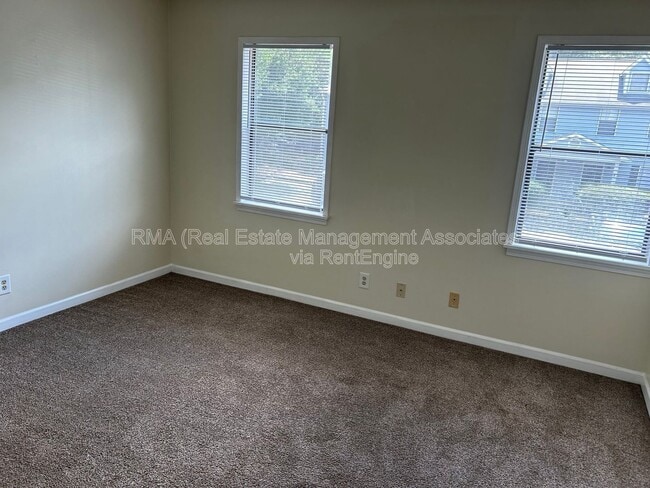 Photo - 128 Westwind Ct