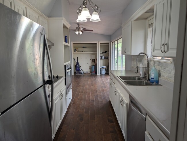Photo - 1010 Waco St
