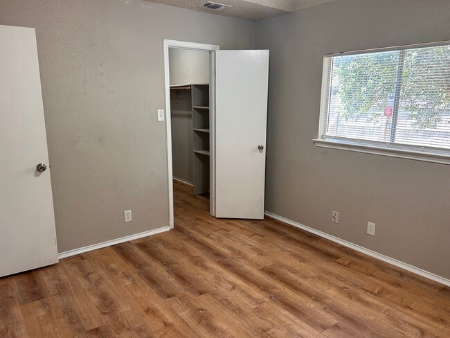 Photo - 7257 Lansbury Dr
