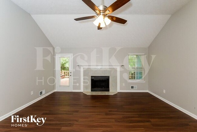 Photo - 470 Willow Ln