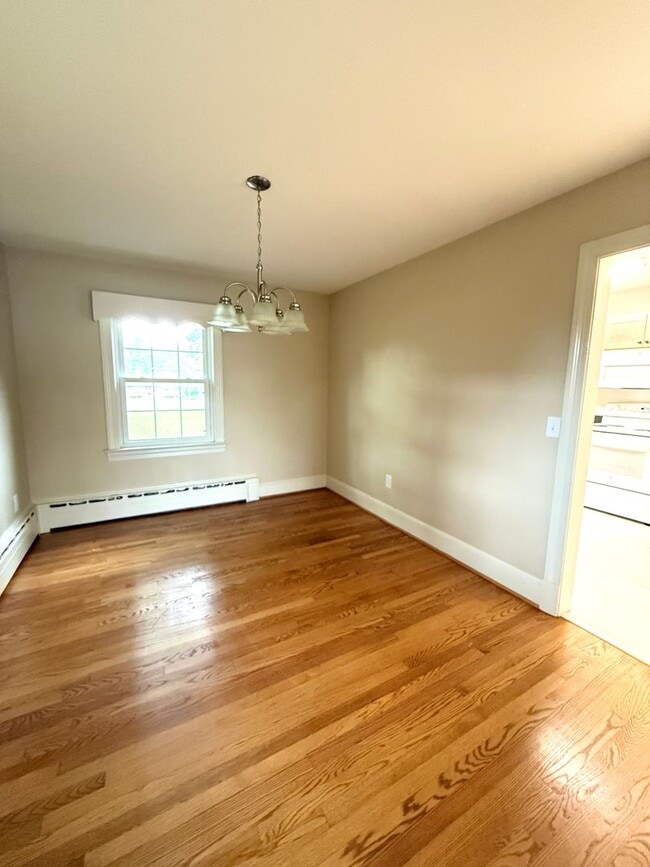 Photo - Spacious 3 Bed Duplex in Downtown Frederic...