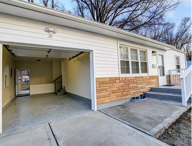 Photo - 5517 Willow Ave