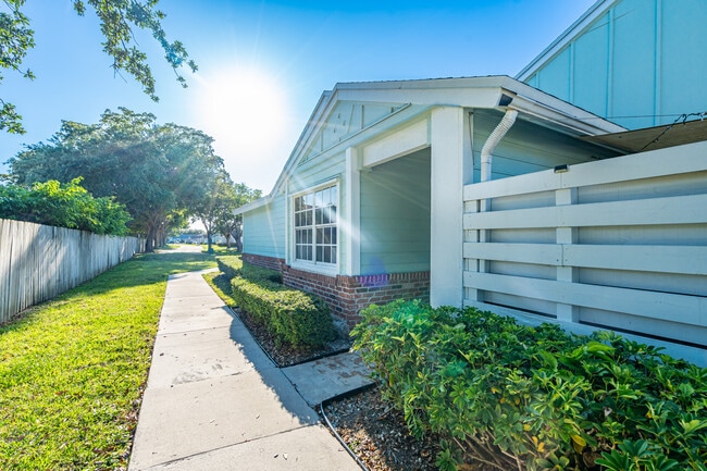 Building Photo - 13807 SW 149th Circle Ln