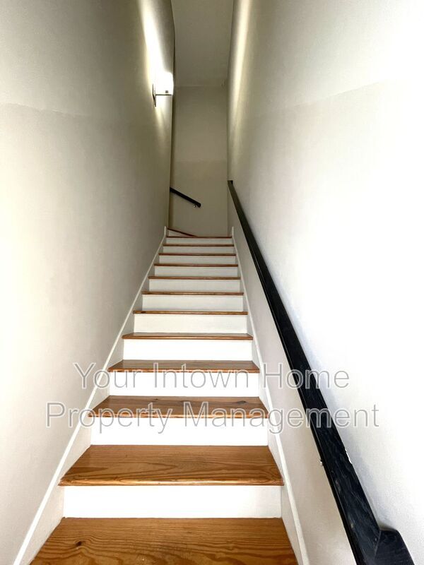 Photo - 1867 Gordon Manor NE Unit B