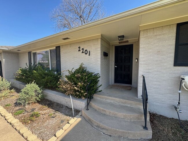 Photo - Beautifully Maintained Corner Lot Waco Home