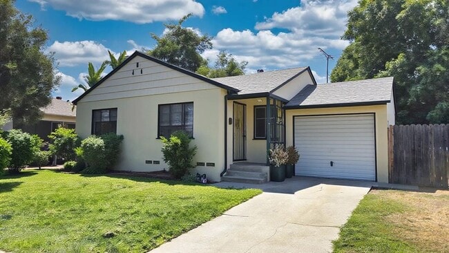 Building Photo - 17634 Bromley St Rental