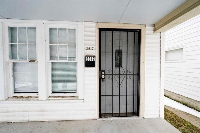 Photo - 2917 E Michigan St