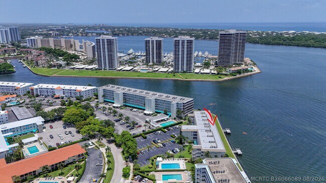 Photo - 52 Yacht Club Dr Unit 305