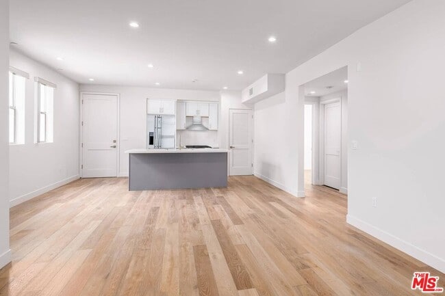 Photo - 3726 Kelton Ave