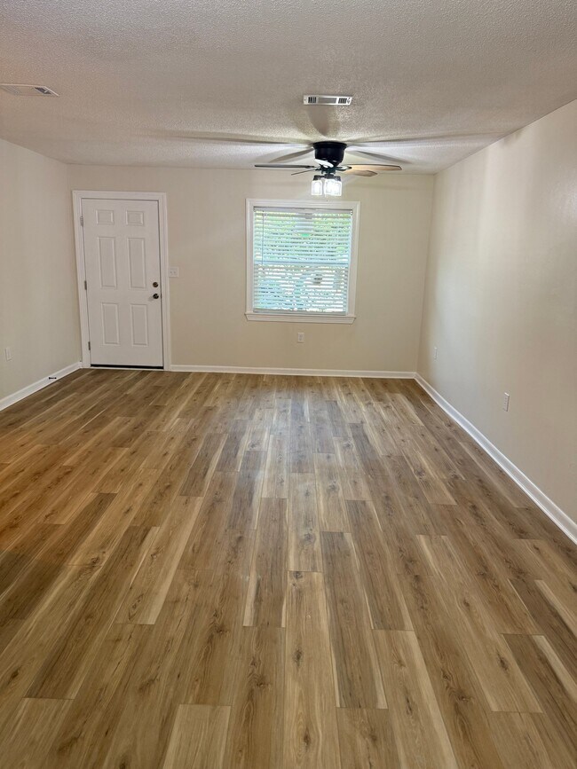 Photo - 706 Shady Ln Dr Unit D