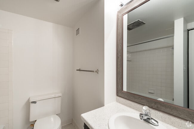 1BR, 1BA - 704SF