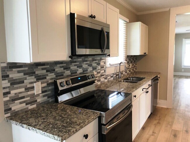 Photo - 3022 School St