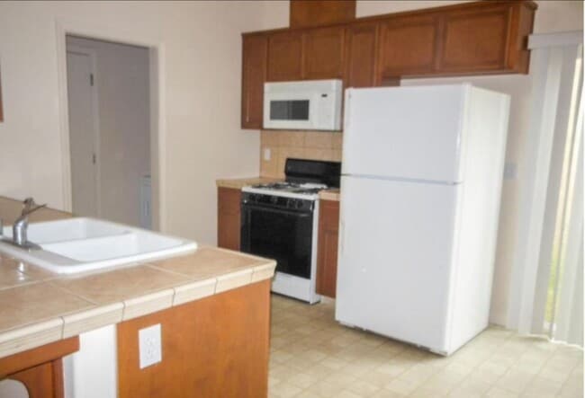 Photo - 4743-4753 W CLINTON AVE Unit 4743-102