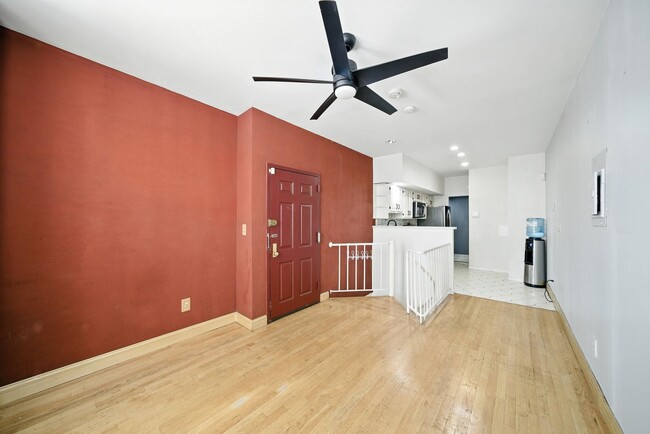 Photo - 224 48th St Unit 1G