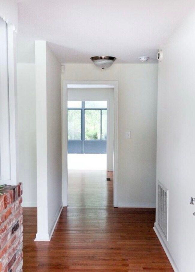 Photo - 504 Aumond Rd