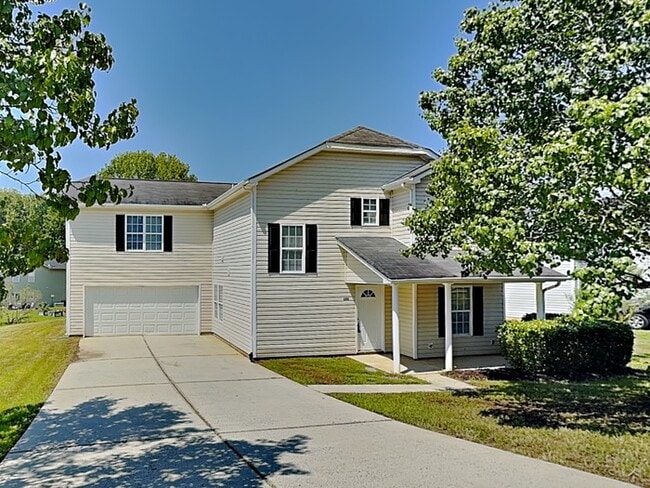 Building Photo - 640 Cliffs Inn Circle Rental