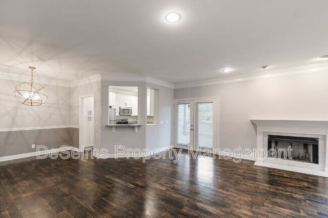 Photo - 210 Ashlawn Ct