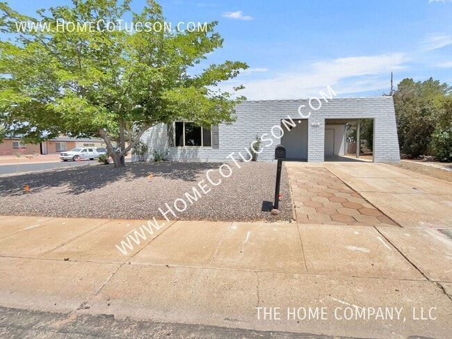 Building Photo - 823 Calle Virada
